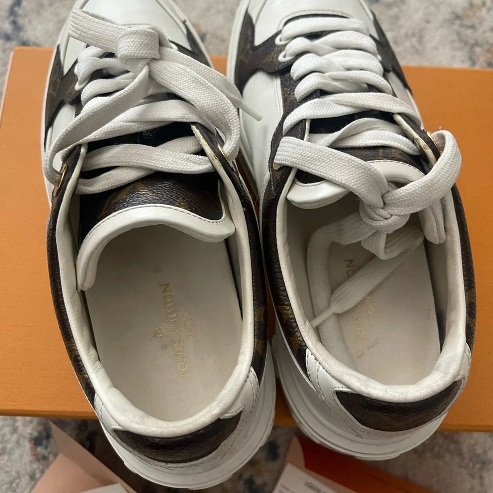 Louis Vuitton Time Out Sneakers White Cocoa Logo Heel  In Box Womens Sz 37/US7 - Picture 6 of 13
